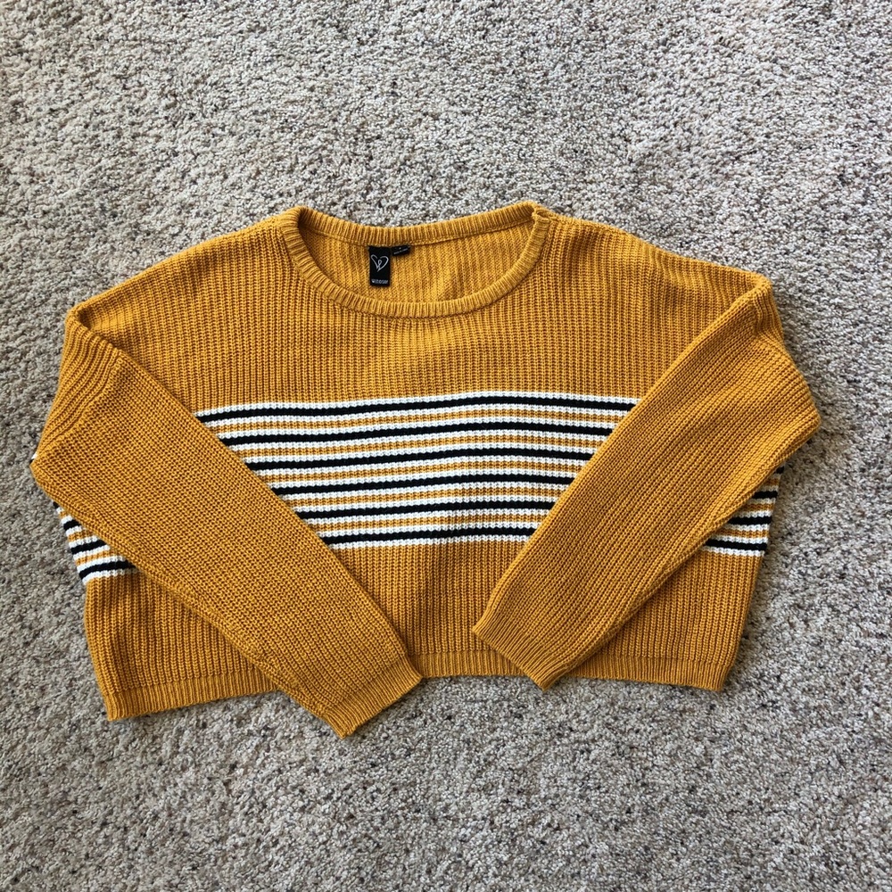 Cropped Yellow Sweater💛